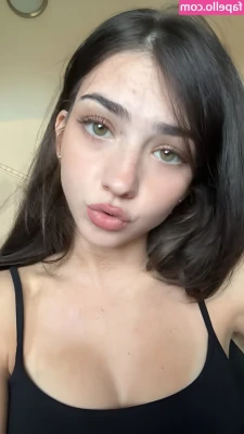 Lyzzahh [ lyzzahh-1 ] - Very hot 🥵 video 🎬 with 2 🥰 Sexy brazilian guys 🇧🇷