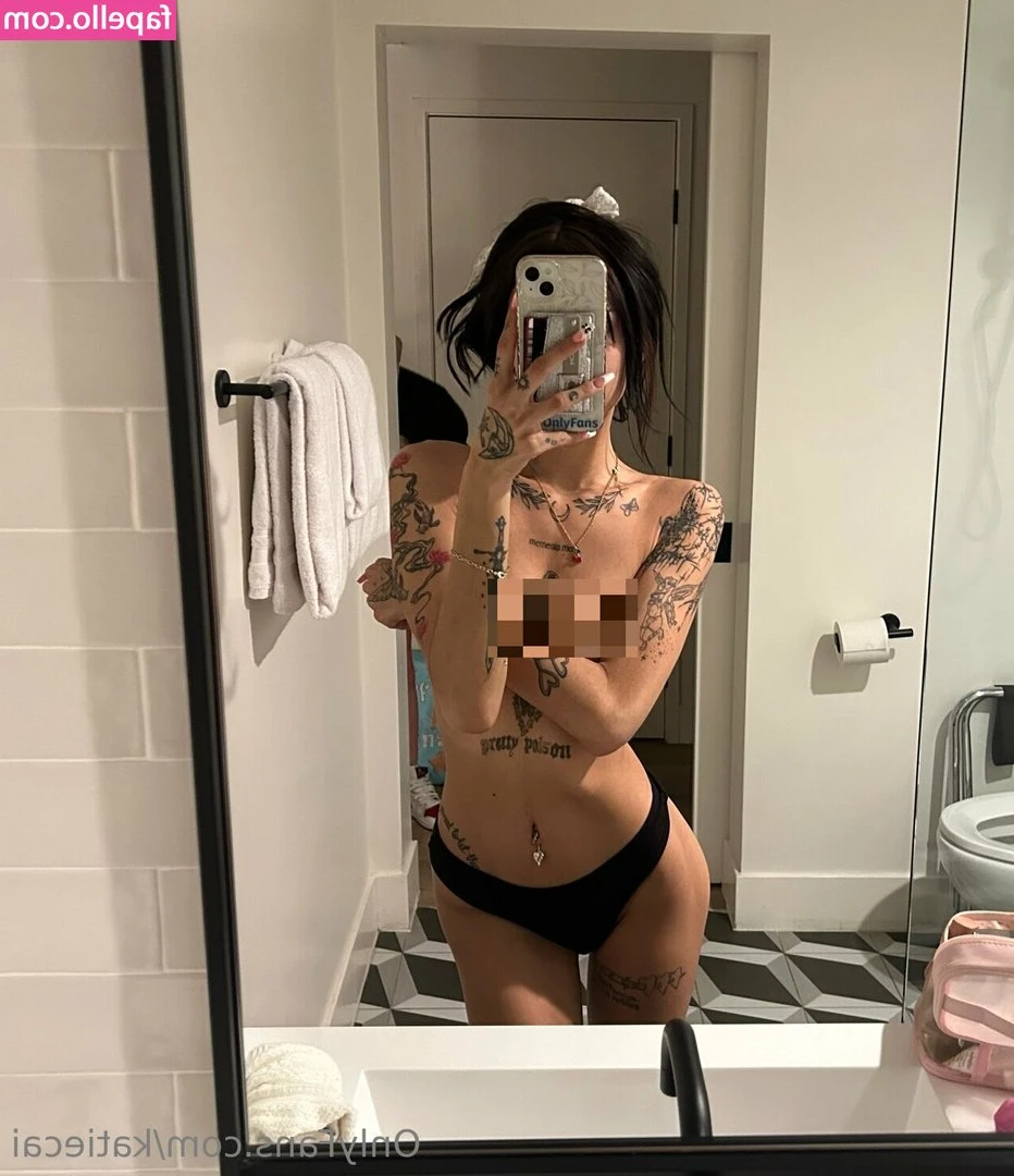 katiecai - Fully submerged boobies!!!