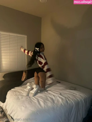 katiecai - Peeking up my skirt ;)
