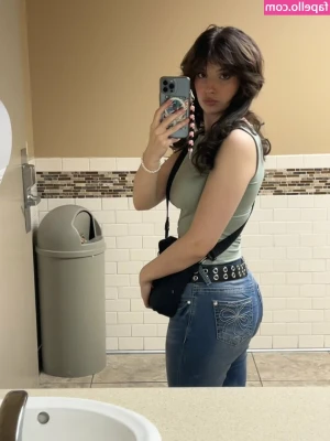 bunnilexi - Pretty in plaid dancing