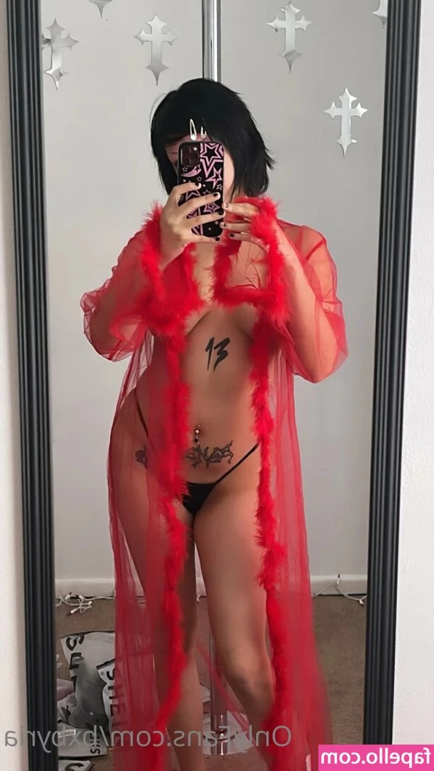 demonizingscar - Morning babes! At the gym and then getting ready for my Skype session