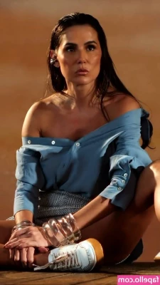 Deborah Secco [ deborah-secco ] - Christmas photo shoot and video shoot dropping soooooon part 1