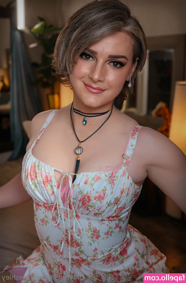 Ashley Barron [ ashley-barron ] - Come lay in my lap baby