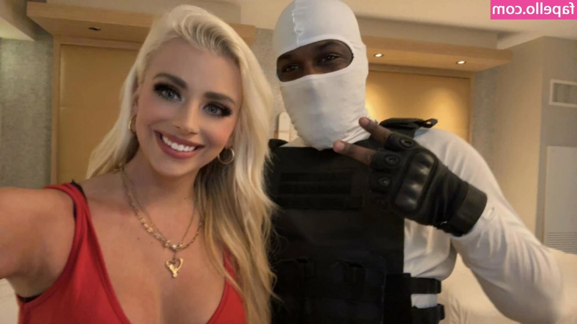 KensieSnow - I've got something spicier in the stream outfit 😈😈 Booty