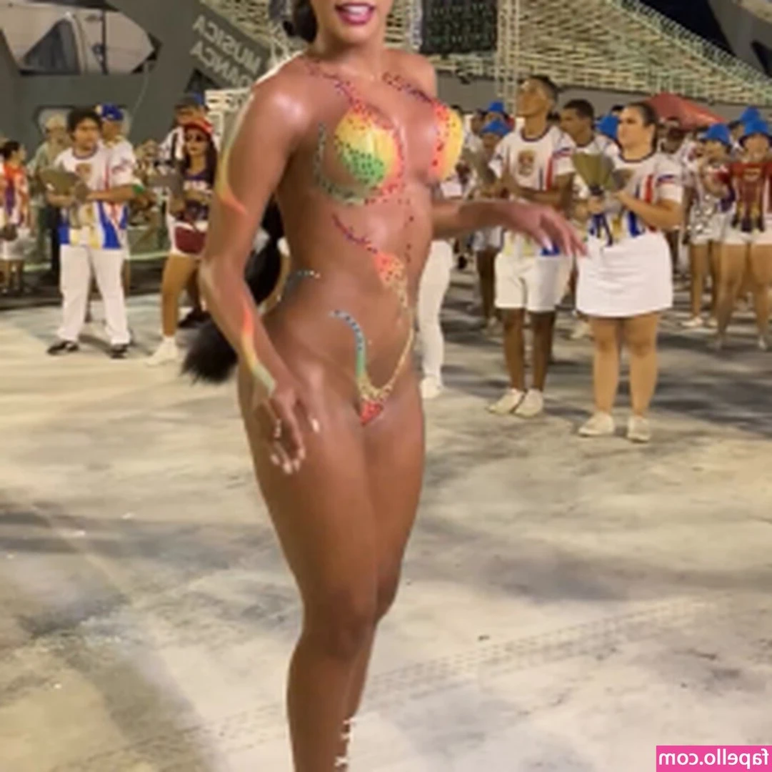 Flagras Carnaval [ flagras-carnaval ] - Look I’m in the perfect position for you to slide in from behind