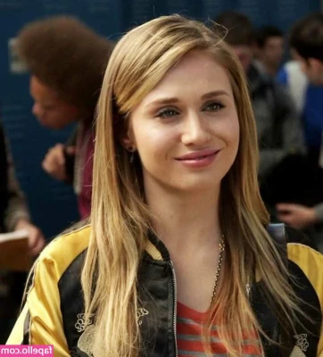 Rita Volk [ rita-volk ] - C'est l'heure du réveil 😈 part 1