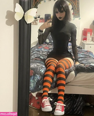 maevetale - front ✨ back