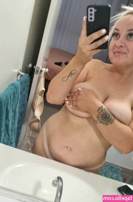 Beckystclair - Nips through a shirt is one of my favorite things