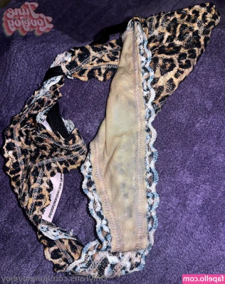 junelovejoy - Just chilling at home in my panties and and an old shirt, teasing you