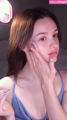 Elina Karimova [ elina-karimova ] - What is everyone doing this weekend!?