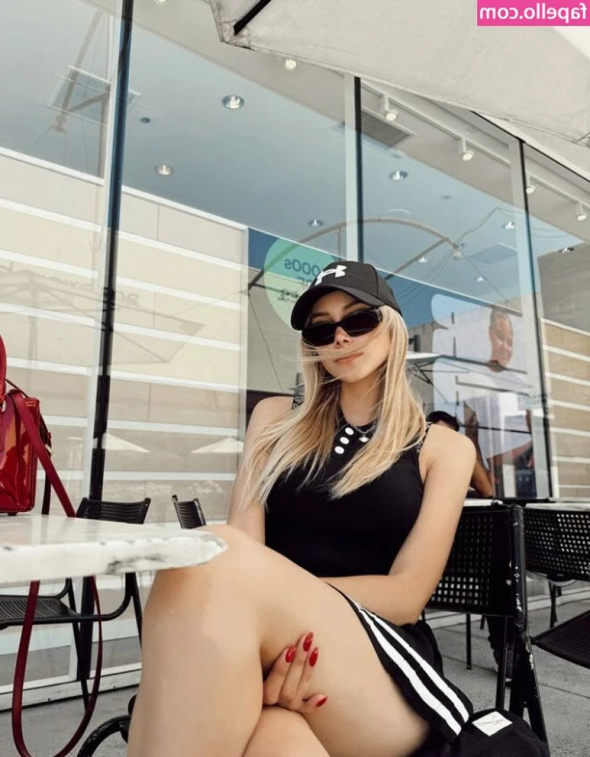 Mafer Shoff [ mafer-shoff ] - Tip if you’d give me a pearl necklace 👄