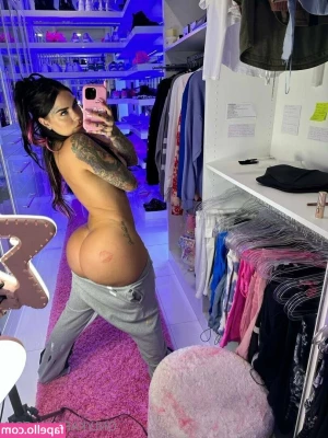 karmenkarma [ karmenkarma-5 ] - Help me buy a car so I can do naughty things in it and go see ppl for