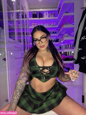 karmenkarma [ karmenkarma-5 ] - so sorry its late!! busy day! went full bimbo brain with this one and
