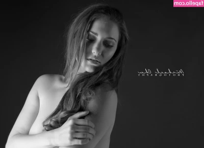 Tiffany Crystal [ tiffany-crystal ] - I LOVE being a model for the daddies who are photogs! They make me