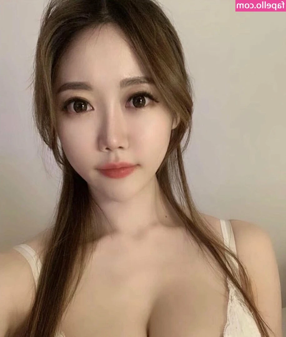 Maoi Yua [ maoi-yua ] - It's no wonder this ass rules your life!