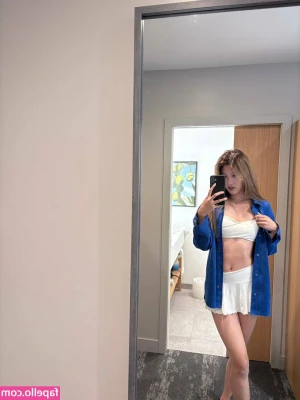 yunni2yung - I want you to worship and jerk off to my beautiful feet. (Full video