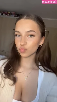 Sofia Pop [ sofia-pop ] - Just me talking about having a massive penis.  Fuck I love my penis!