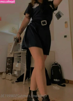 garciaceline - Flexing my sexy body😻