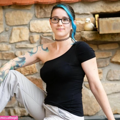2DKiri - sneaky boob reveal 🤭