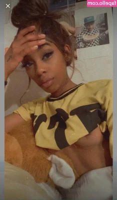 Urfavgirlfriend - Hi 🥺🍑