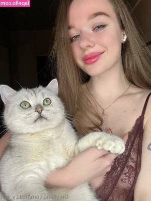 ho11y_girl [ ho11y-girl ] - Im bored any ideas? 💦