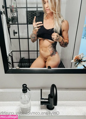 Candyy_crushh [ candyy-crushh ] - Ahí a ladito de la zona de videojuegos en la friki 🙈👅