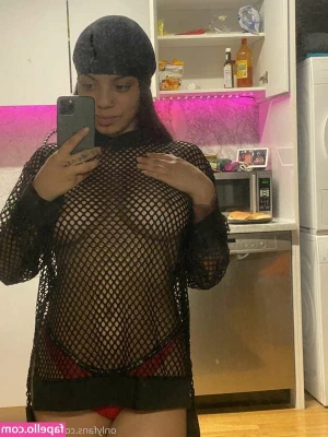 Mariaa Skyy [ mariaa-skyy-1 ] - Could I send you my nudes everyday?