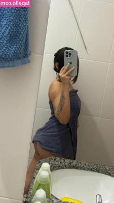 Lorena Rib [ lorena-rib-1 ] - This dress is very new anchor I think🤔 Do any of them have the