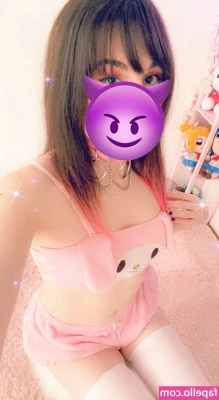 ChocoVania - Making sure my feet are always pretty for you feet lovers 🦶🏻😍