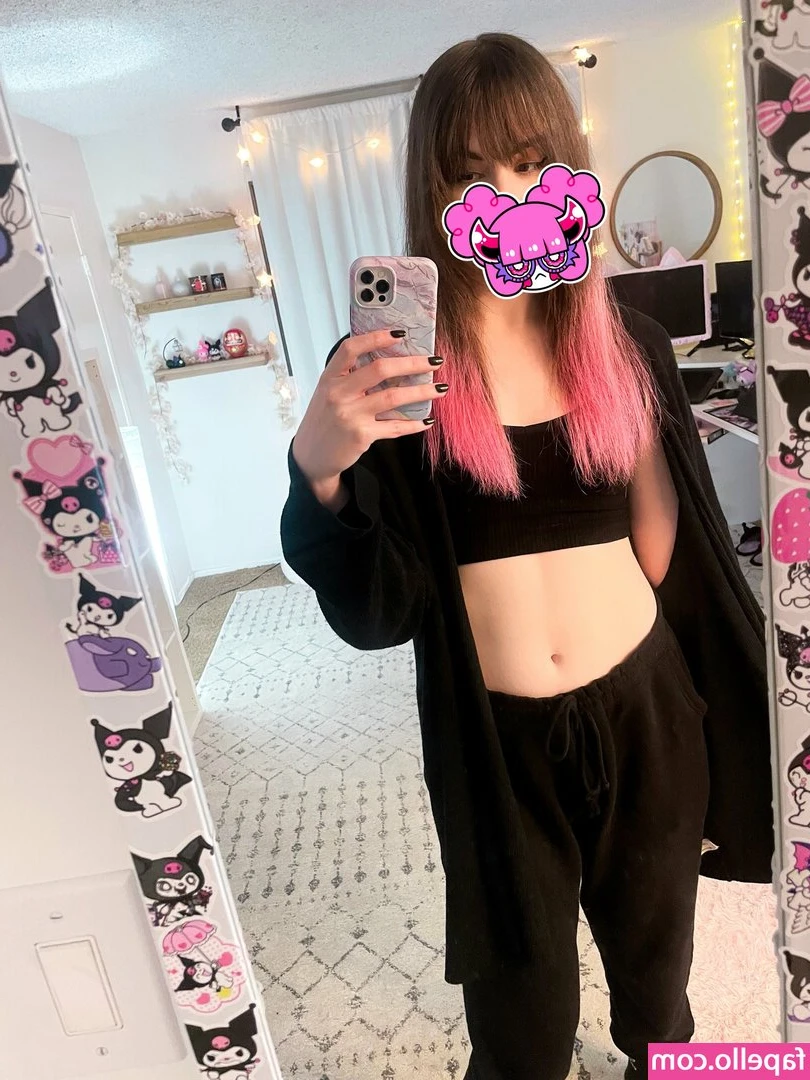 ChocoVania - Does this gstring make my pussy look fat 😜