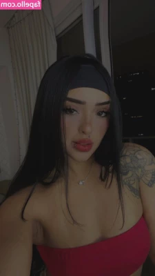 Bruna Cristina [ bruna-cristina ] - Hola bebe   Que tal me queda esta faldita    Espero leer sus