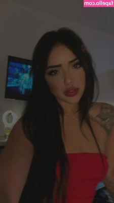 Bruna Cristina [ bruna-cristina ] - Some tickling coming soon!