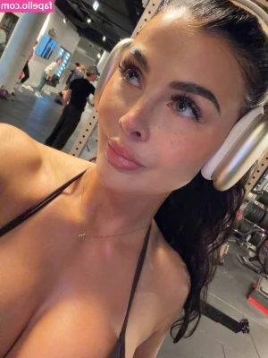Lisa del Piero [ lisa-del-piero-1 ] - I love taking pictures in new lingerie 💕 should I make a video in