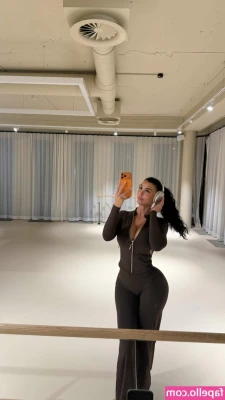 Lisa del Piero [ lisa-del-piero-1 ] - Good morning 💜💜💜💜 recorded a hot vid this weekend of me