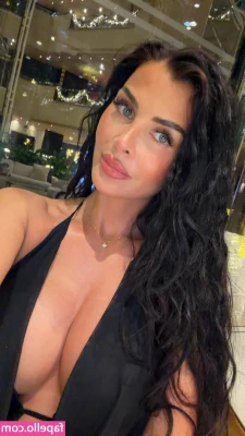 Lisa del Piero [ lisa-del-piero-1 ] - Swipe for a harder pull 🥵 who wants to bury their face down there?