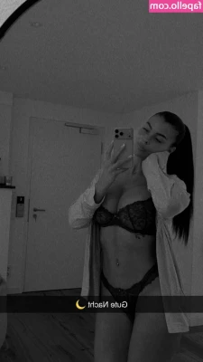 Lisa del Piero [ lisa-del-piero-1 ] - watch me spank my huge tits 😋 more stuff tonight! 💦