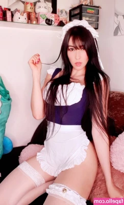 Hakicosmodel [ hakicosmodel-1 ] - I know it s Footsie friday  But I was thinking maybe  just maybe  it part 1