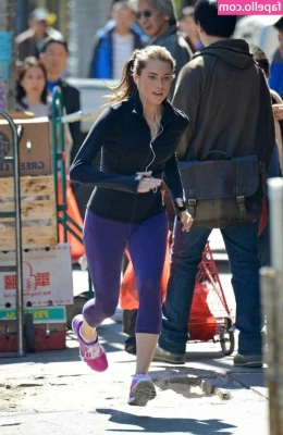 Allison Williams [ allison-williams ] - Intergalactic space titties with my Peg Bundy pants for good measure. part 1