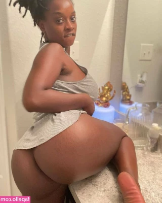 L0yal_Trini [ l0yal-trini ] - -- Wanna taste my pussy babe    cause I m all wet and ready to play