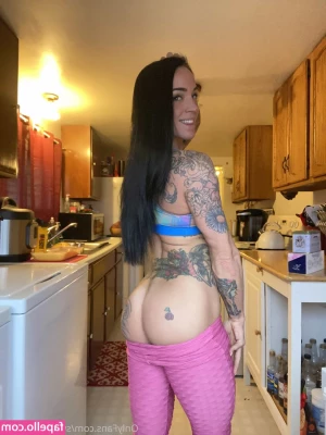 Sweetpeach - 🖤 whip it real good 🖤