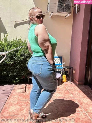 SweetheartMia - BACK AT SCHOOL!!! DM and be one of the first to get customs for ur