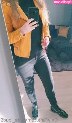 vonswequeen - I love touching myself in my joker hoodie~