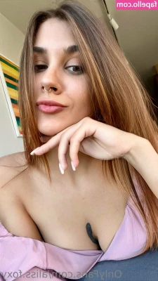 aliss.foxy [ aliss-foxy ] - Morning blowjobs are the best   She loved sucking my BBC
