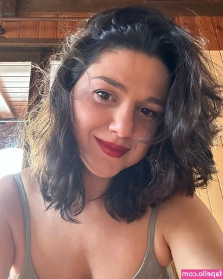 Khatia Buniatishvili [ khatia-buniatishvili ] - Some pre-shower photos for your Tuesday morning