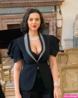 Khatia Buniatishvili [ khatia-buniatishvili ] - She  onlyfans-jelly is ready for your cock Naughty mommy who loves to