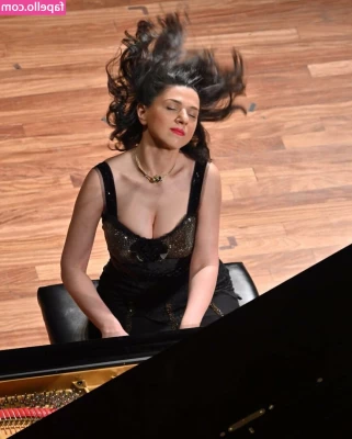 Khatia Buniatishvili [ khatia-buniatishvili ] - Fuck me In my Ass Daddy