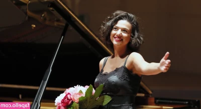 Khatia Buniatishvili [ khatia-buniatishvili ] - Can you imagine my buttocks jumping on top of you? I want a real man