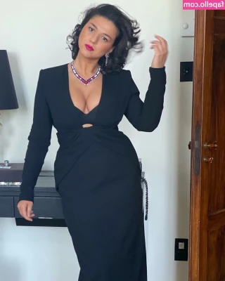Khatia Buniatishvili [ khatia-buniatishvili ] - Are you gunna eat my tots?