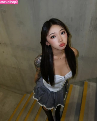 Sharon.zxt [ sharon-zxt ] - Anyone tryna worship me or nah?