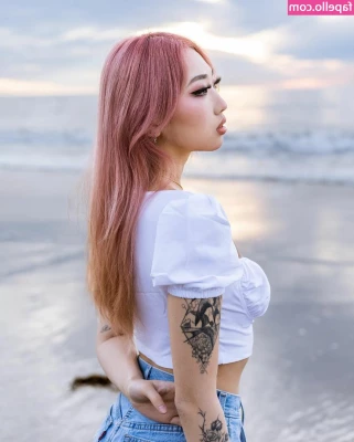 Sharon.zxt [ sharon-zxt ] - Been invited to a sex party. Just picking my outfit. Think this will